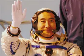 神舟七号的凶险时刻：三名航天员做好牺牲准备，翟志刚冒险出舱图片