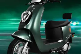 电动车上市3款新车，可边骑边充电，雅迪、爱玛、本田你看好谁？图片