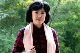 万山红：离婚后和儿子在同一屋檐下像陌生租客，对儿子内心有愧图片