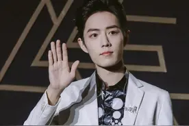 回顾：肖战一大早发文，短短八个字引导粉丝，正能量偶像回来了图片