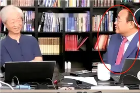 十大胡说八道专家评选新鲜出炉，双脚离地太久，提议能气死大学生图片