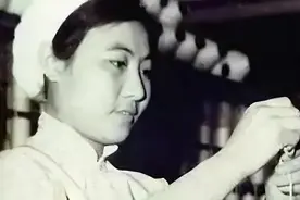 她曾担任副总理，文革后中央让她当副市长，她表态：我只想当工人图片