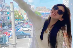 穿这种衣服，赵露思真的是女明星吗？图片