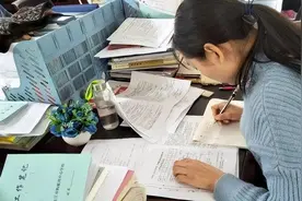 上海985副教授“工资”曝光，年收入令人酸了，零头比普通人还多图片