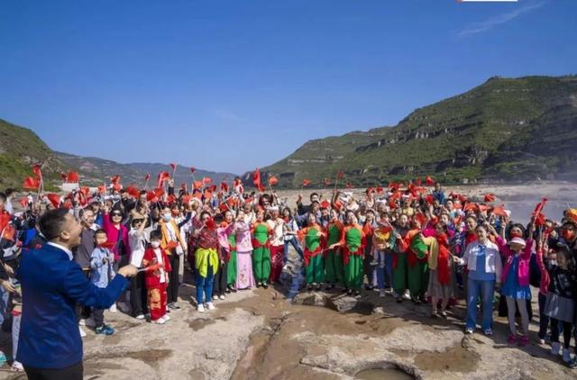 ӭ���� �˲�ͣ �������ھ���������Ϯ