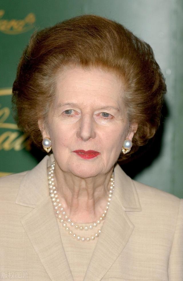 �����˽�Ӣ���ľ�λ�ƶ�