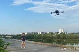 在水库里野泳，你可能要被它盯上了…图片