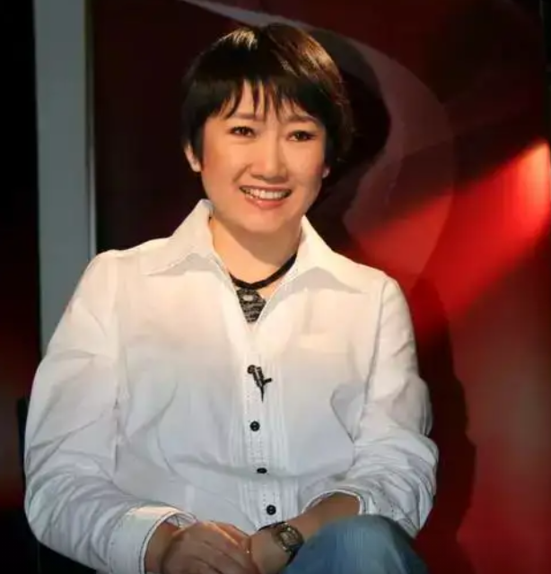 《综艺大观》停播17年,8位主持人境况悬殊,还有人成阶下囚