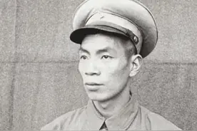 血战长津湖：杨根思看罢一张纸条，打完最后的子弹，拉响了炸药包图片