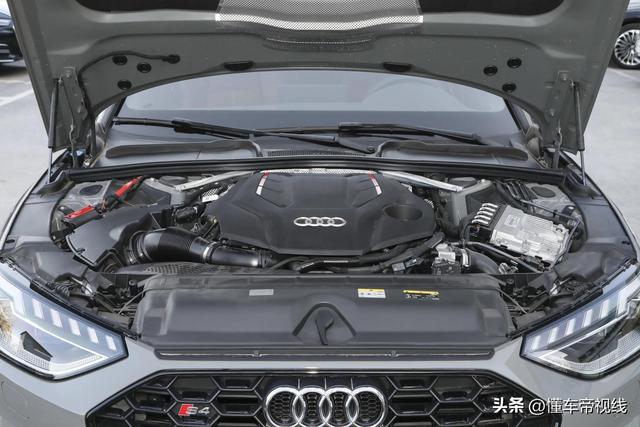 新车 | 售价或超50万，新款奥迪S4 Avant到店实拍，燃油性能车还香吗