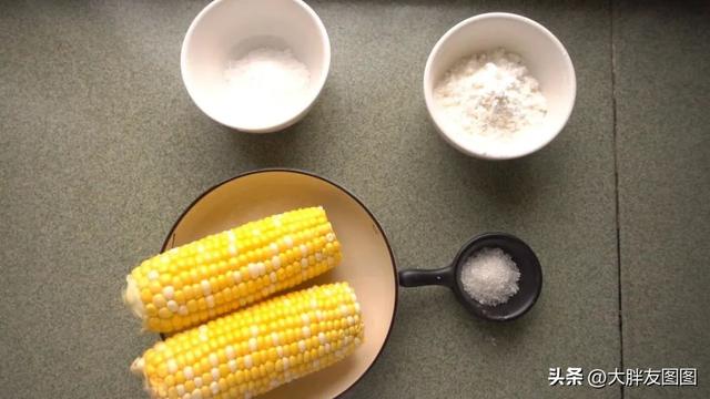 让人欲罢不能的脆甜黄金玉米烙，正确做法在这里，完整不会碎