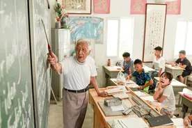 叶连平：风雨中走来的乡村大先生 | 特稿图片