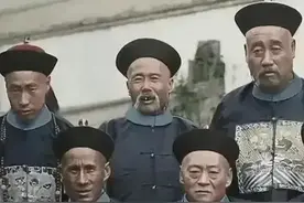 看完这张照片我终于明白了僵尸的模样！图片