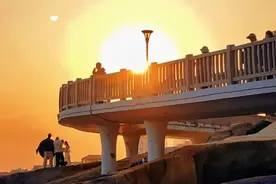 恭迎文殊菩萨圣诞日！愿文殊菩萨助力考生文思泉涌，金榜题名！图片