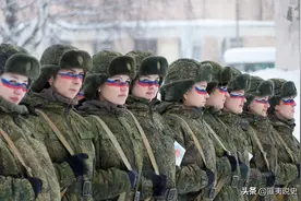 真实二战日本女兵照片：穿裙子拿竹枪镰刀上战场，别被电视剧骗了图片