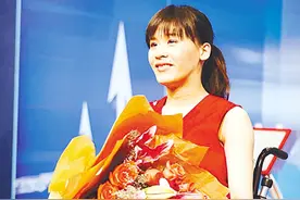 瘫痪25年桑兰近况：42岁仍白皙漂亮，嫁资产千万老公，儿子已9岁图片