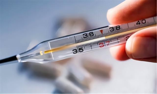 孩子体温高家长要紧张吗?一文读懂孩子为什么会发烧!