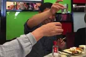 人过50知天命，有2种亲戚不用再来往，还有2种酒，也最好别喝了图片