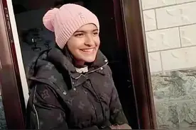 巴铁女孩佳音孝顺接地气，她想要二胎了，城里买了房为何不去住呢图片