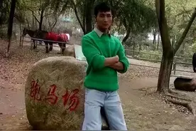 正能量！31岁医生去世后重回母校，世界以痛吻我，我仍报之以歌图片