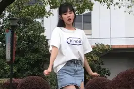 井川里予穿短裙搭配白丝袜，腐团儿黑丝秀长腿，小钰穿JK太可爱图片