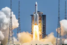 美国人质疑中国空间站，称用中文是封闭，外国网友一边倒支持中国图片