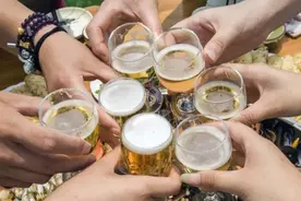 几瓶啤酒才相当于一杯1两白酒？记住这个数，让你过年拼酒不吃亏图片