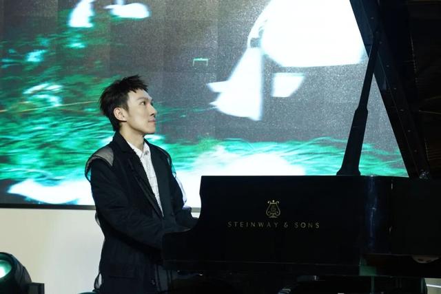 专访龚钰祺：琴键下的月光动物园