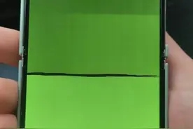 漏液、折痕、花斑…华为折叠屏手机遭遇质量危机图片