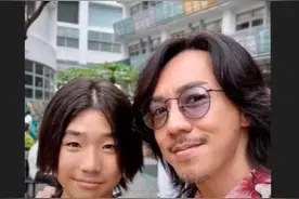 谢安琪张继聪大儿子16岁生日，穿西装行毕业礼男人味浓图片