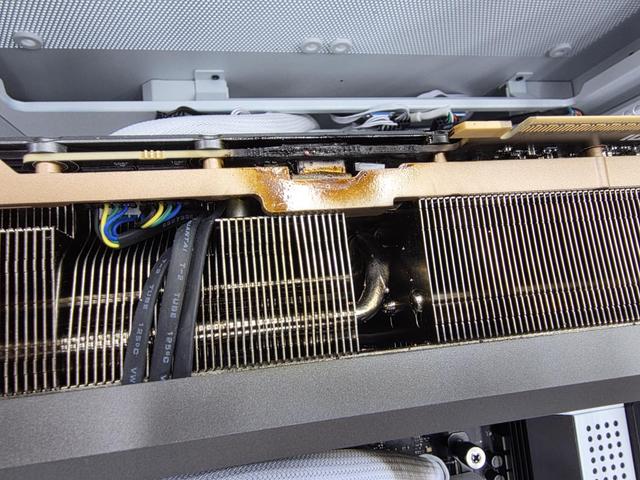 玩《战地风云6》游戏时RTX 5090显卡突发起火：PCB烧熔严重