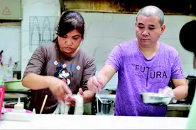 两年多为环卫工人提供米粉近万碗！桂林这家米粉小店“火了”图片