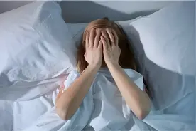 为啥总是凌晨3、4点自然醒？中医告知：可能是身体2处“作祟”图片