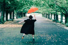 下雨天难出片？人像这么拍，朋友圈点赞100+图片