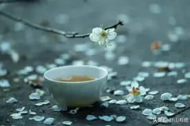 这人世间的“报应”，基本要在人到晚年之后，才逐渐出现图片