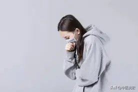 初咳在肺，痰咳在脾，久咳在肾，4个中成药，止咳化痰 缓解嗓子痛图片