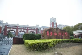 现在的大学生每天都在学校干什么？图片