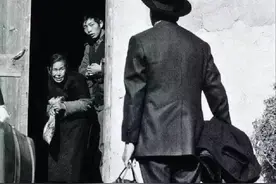 1989年，台湾老兵返回河南老家探亲，老母亲哭道：你不是牺牲了吗图片