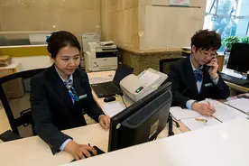 薪酬差距大，第一年大都要去当柜员！四大行今年秋招7.4万人图片