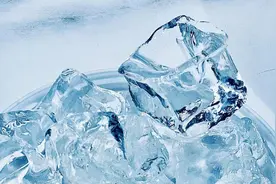 break the ice千万不要翻译为把冰打破了图片
