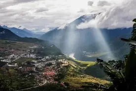 没飞机没火车，一条公路修48年，中国最难到达的城市有多险？图片