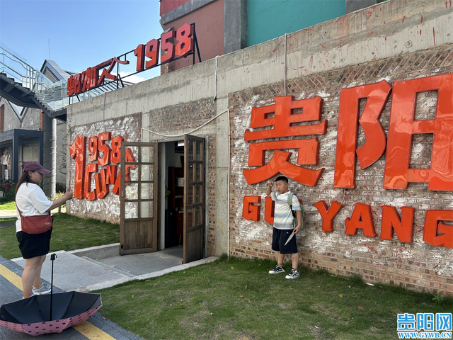 贵阳多彩贵州城凭啥吸引超百万游客打卡？