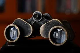 我收集的15种六倍望远镜，猜哪款是世界上使用最长久的军用望远镜图片