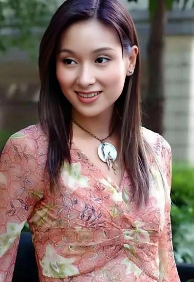 杨恭如:一手好牌亲自打烂,48岁未婚,她到底在寻求什么?