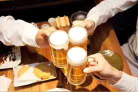 “枸杞泡酒，生精壮阳”可信吗？为何酒后有人兴奋，有人昏睡？图片