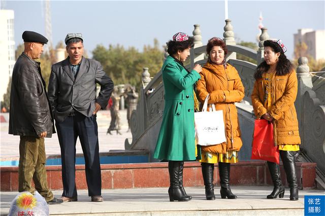 被沙漠环绕的新疆小县城-盖麦提，当地人能歌善舞，舞姿优美飘逸