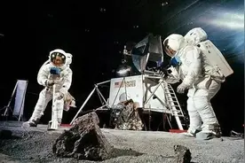 我国航天员下飞船抬着走，阿波罗宇航员活蹦乱跳，为何区别这么大图片