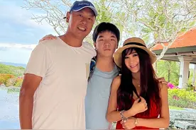 温碧霞不舍养子出国升学 一家旅游享受亲子时光图片