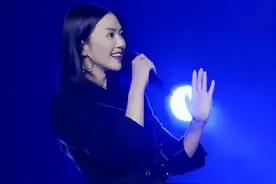09年，辽宁女歌手在新加坡失踪，连续托梦母亲:我被困在大厦第6层图片