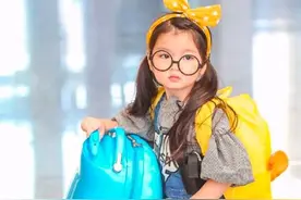 还记得《爸爸去哪儿4》里的阿拉蕾吗？越来越漂亮了？图片